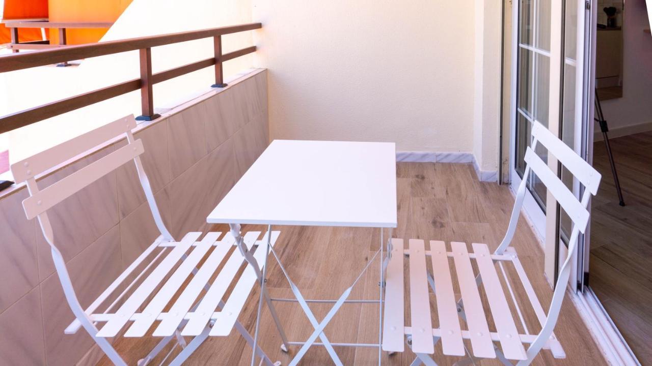 Apartment Carihuela Beach Malaga ตอร์เรโมลิโนส ภายนอก รูปภาพ
